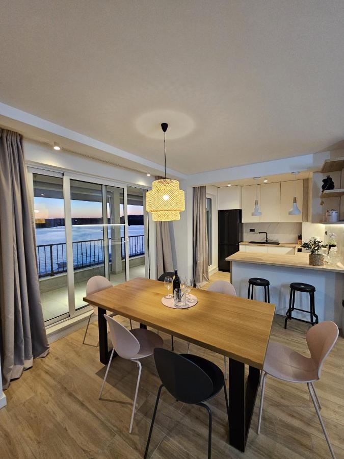 Villa Lux Apartments Rogoznica  Eksteriør billede