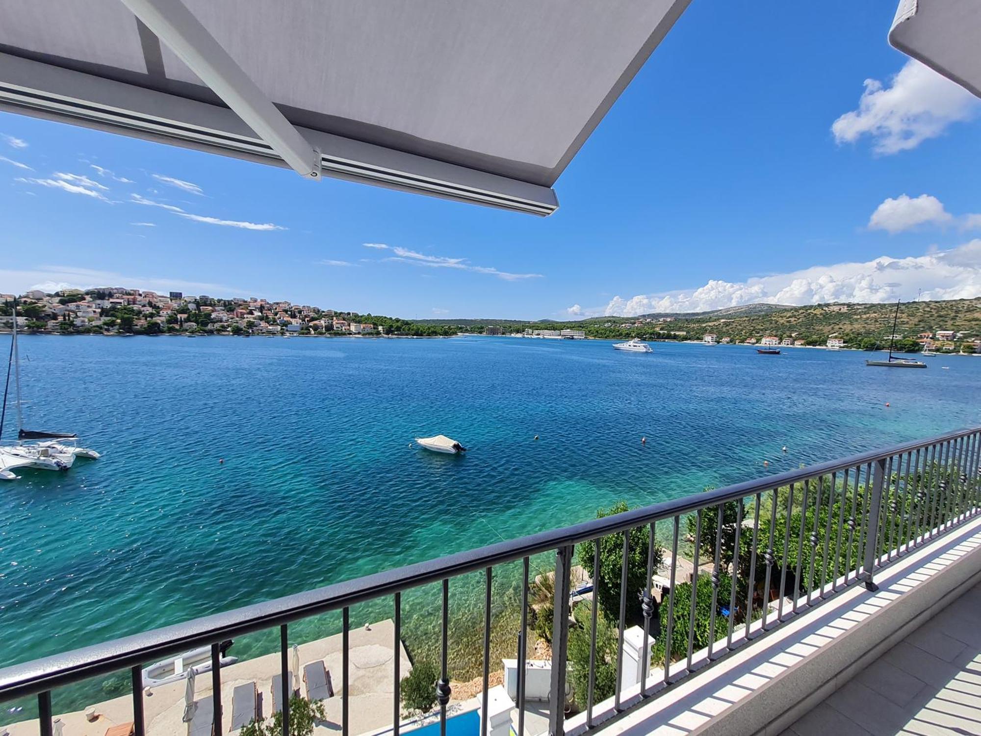 Villa Lux Apartments Rogoznica  Eksteriør billede
